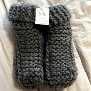 Lemon Sherpa Lined Bootie Slippers | Size M/L (8-10) | Color: Gray